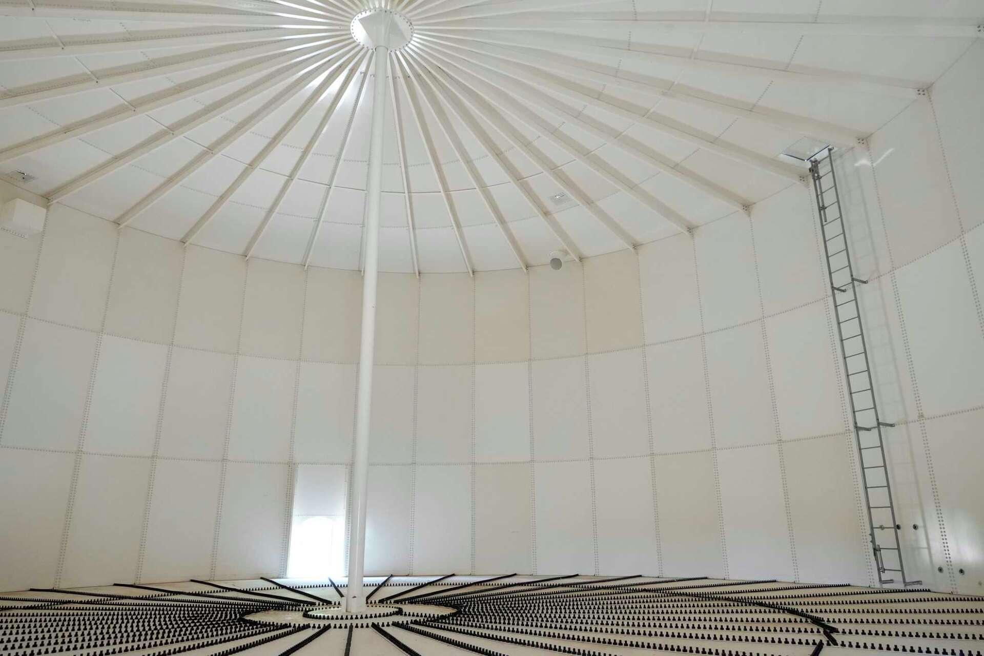 Modified Cycloaliphatic Amine Curing Agents: Advantages for Flooring & Tank Lining Systems